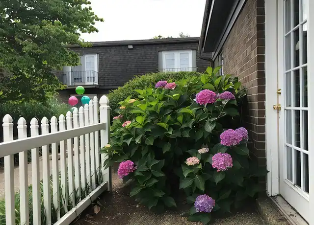 Property at 249 E Reynolds Rd Unit 260-19, Lexington, KY, 40517, 3 beds, 2 baths, [object Object]
