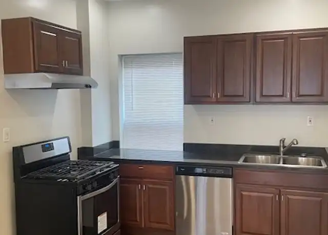 Property at 3035 W Irving Park Rd Unit 3948 1, Chicago, IL, 60618, 2 beds, 1 bath, [object Object]