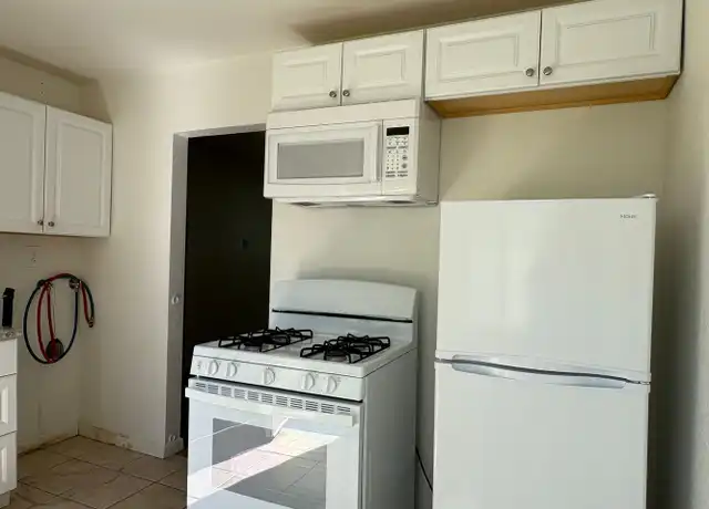 Property at 415 Maple St, Tehachapi, CA, 93561, 2 beds, 1 bath, [object Object]