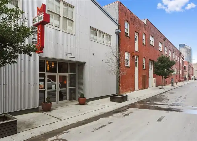 Property at 923 Constance St Unit 111, New Orleans, LA, 70130, 2 beds, 1 bath, [object Object]