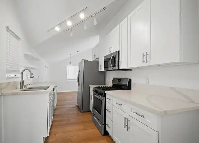 Property at 632 Vernon Ave, Venice, CA, 90291, 2 beds, 1 bath, [object Object]