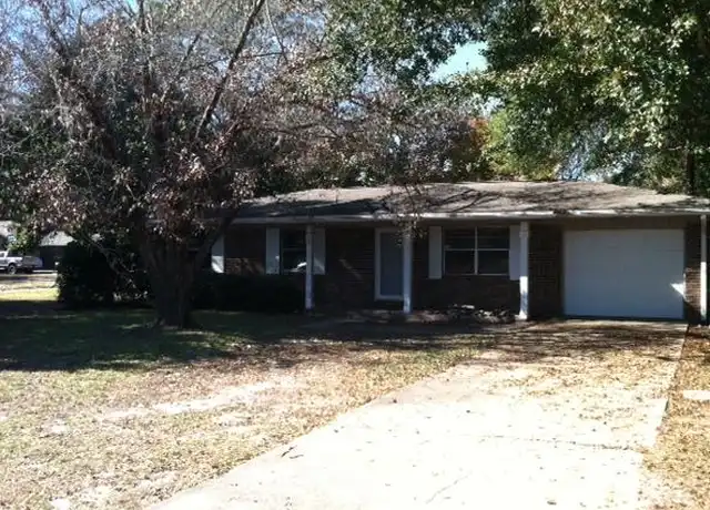 Property at 9 8th St, Shalimar, FL, 32579, 3 beds, 2 baths, [object Object]