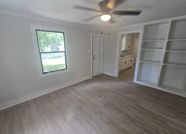 Property at 204 Glenora Ave, Sherwood, AR, 72120, 3 beds, 1 bath, [object Object]