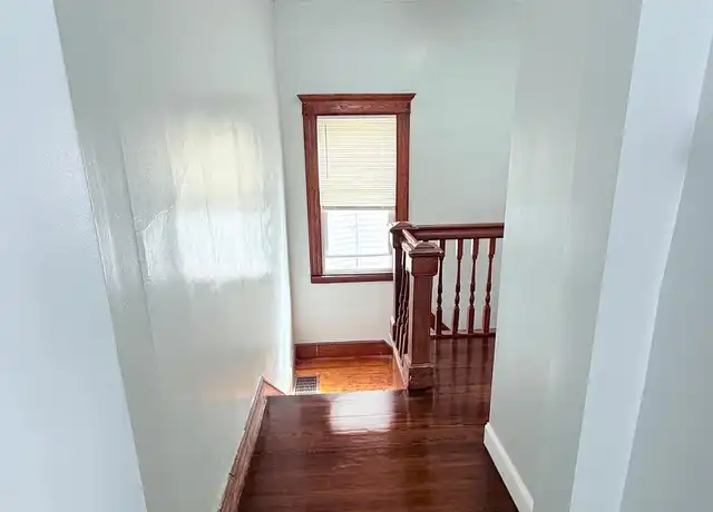 Property at 187 English St Unit 2, New Haven, CT, 06513, 5 beds, 2 baths, [object Object]