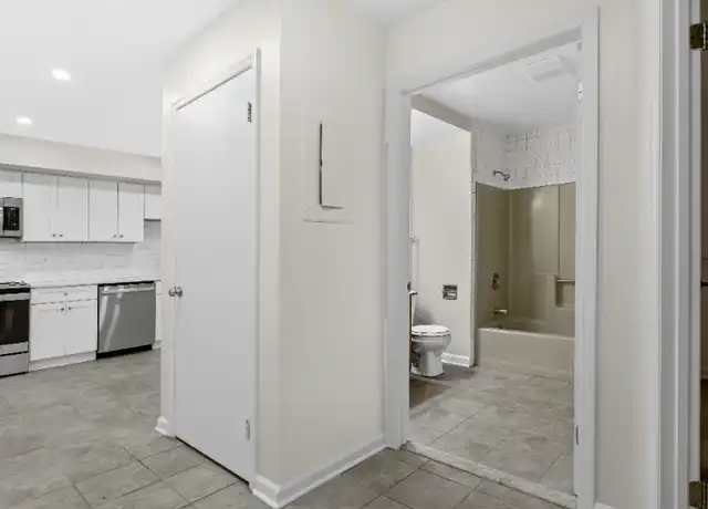 Property at 4 Horizon View Dr W Unit 4, East Greenbush, NY, 12061, 2 beds, 1 bath, [object Object]