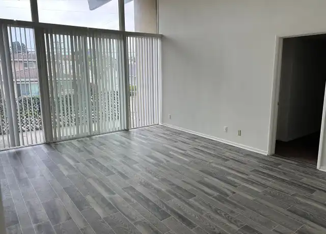 Property at 1062 W 13th St Unit 4, San Pedro, CA, 90731, 3 beds, 2 baths, [object Object]