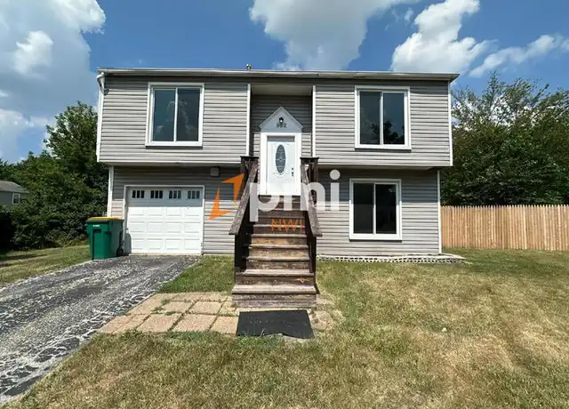 Property at 952 W 59th Cir, Merrillville, IN, 46410, 3 beds, 2 baths, [object Object]