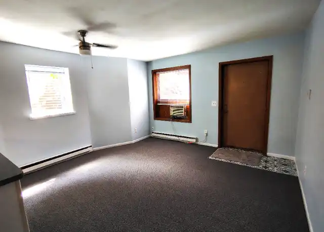 Property at 48 Winter St Unit 2, St Paul, MN, 55103, 1 bed, 1 bath, [object Object]
