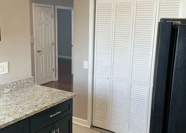 Property at 6748 S May St Unit 3, Chicago, IL, 60621, 2 beds, 1 bath, [object Object]