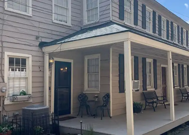 Property at 20 Bee St, Charleston, SC, 29403, 1 bed, 1 bath, [object Object]