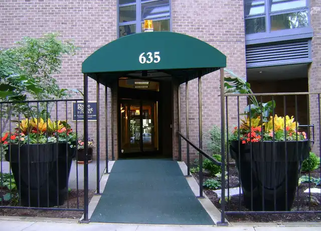 Property at Grace Street Towers - 635 W Grace St, Chicago, IL, 60613, 1 bed, 1 bath, [object Object]