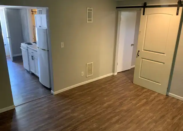 Property at 1101 Pekin Ave Unit 1, Creve Coeur, IL, 61610, 1 bed, 1 bath, [object Object]