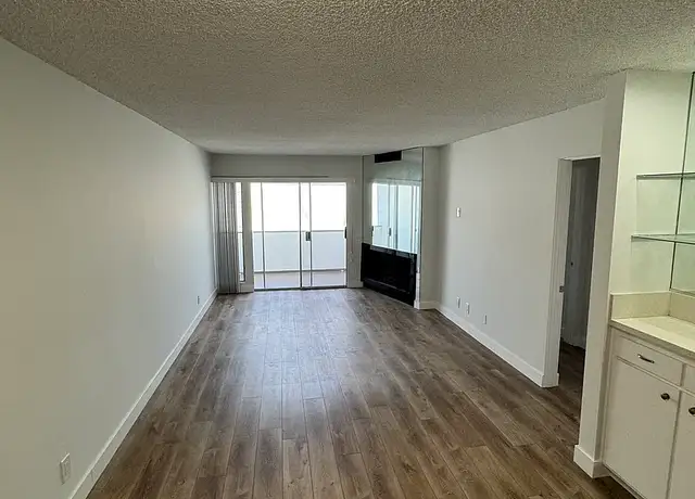 Photo of 938 3rd St, Santa Monica, CA 90403