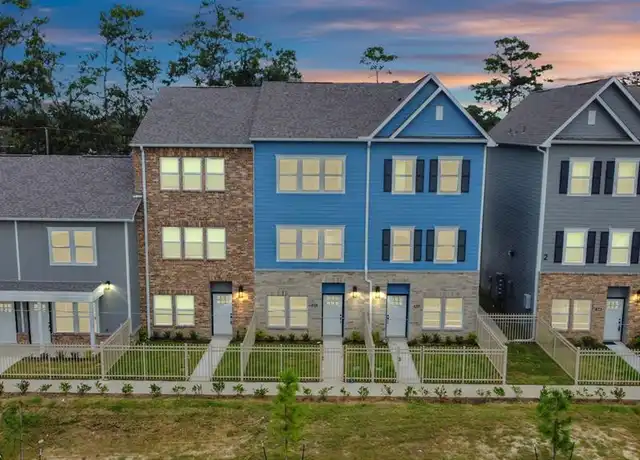 Property at 5262 Ella Blvd Unit 300, Houston, TX, 77018, 3 beds, 2.5 baths, [object Object]