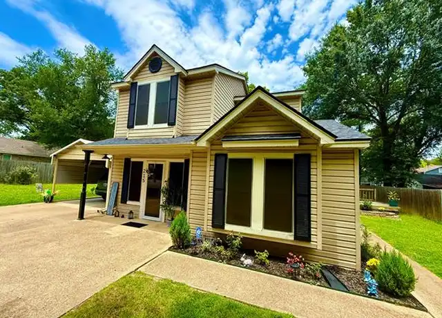 Property at 215 Loyola Dr, Athens, TX, 75751, 3 beds, 2 baths, [object Object]