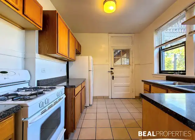 Property at 1117-27 W Oakdale - 1127 W Oakdale Ave, Chicago, IL, 60657, 2 beds, 1 bath, [object Object]