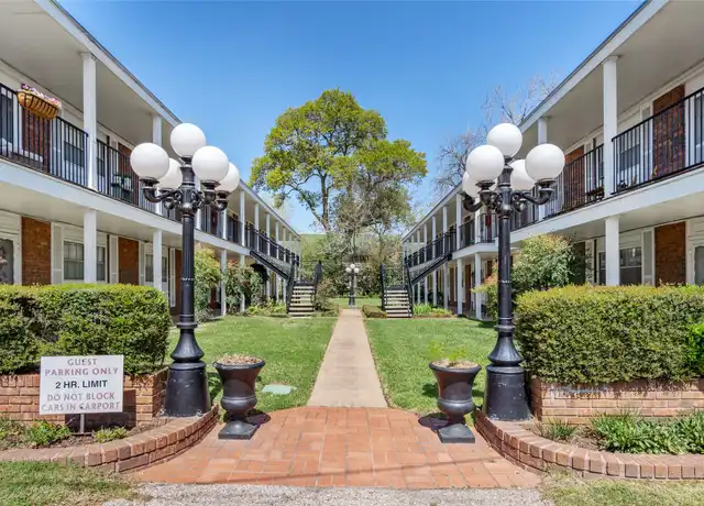 Property at 401 E Main St Unit 8, Brenham, TX, 77833, 2 beds, 1 bath, [object Object]