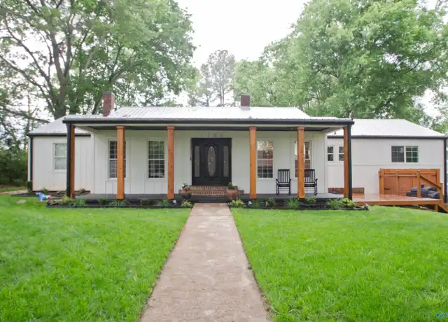 Property at 1105 9th St SE, Decatur, AL, 35601, 3 beds, 3 baths, [object Object]