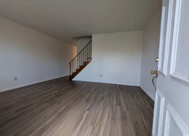 Property at 4395 E Mound St, Columbus, OH, 43227, 2 beds, 1 bath, [object Object]