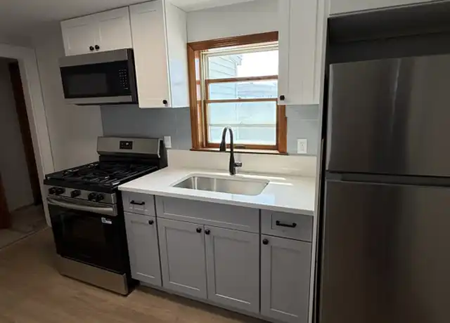 Property at 22 Chatham St Unit 3R, Lynn, MA, 01902, 1 bed, 1 bath, [object Object]