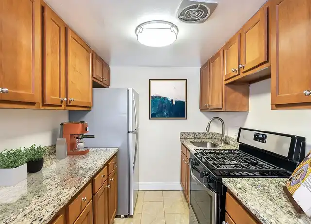 Property at Madison Gardens Apartments - 3220 Swann Rd, Suitland, MD, 20746, 1 bed, 1 bath, [object Object]