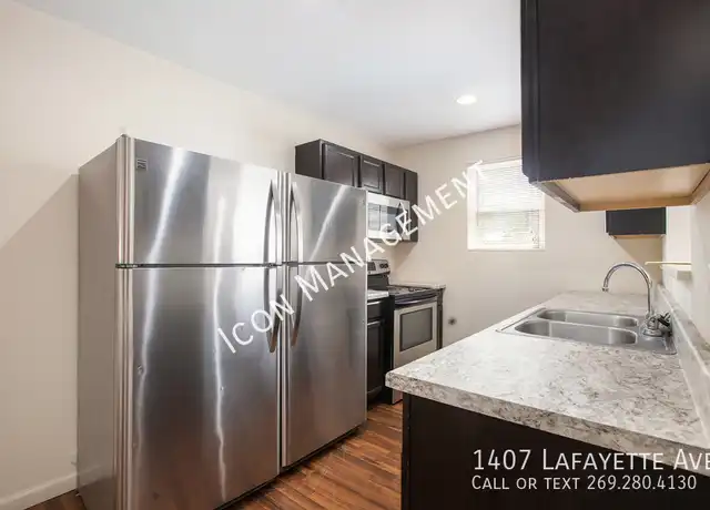 Property at 1407 Lafayette Ave, Kalamazoo, MI, 49006, 6 beds, 3 baths, [object Object]