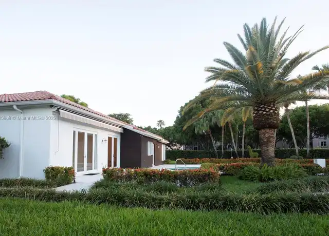 Property at 6598 NW 113th Pl, Doral, FL, 33178, 4 beds, 2 baths, [object Object]