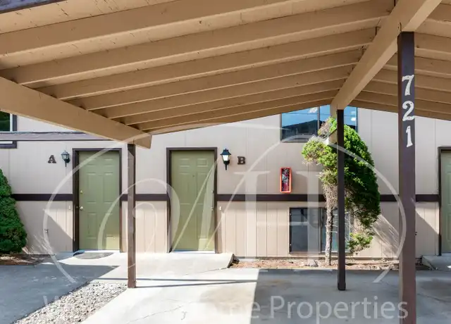 Property at 721 SE 4th St Unit B, College Place, WA, 99324, 2 beds, 1.5 baths, [object Object]