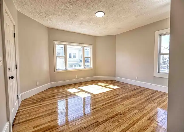 Property at 66 Lyon St Unit 2, Fall River, MA, 02721, 3 beds, 1 bath, [object Object]