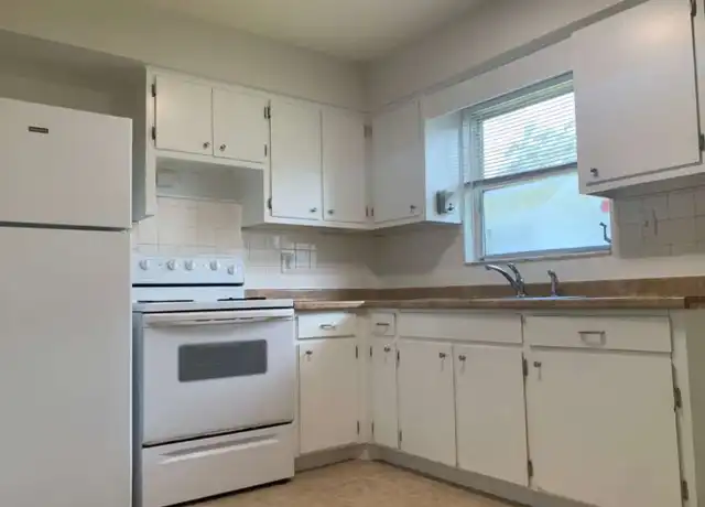 Property at 3007 50th St S Unit 50th St S unit P283 Winds 5B, Gulfport, FL, 33707, 2 beds, 1 bath, [object Object]
