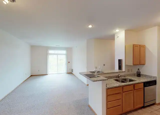 Property at Seminole Woods Apartments - 2892 Mickelson Pkwy, Fitchburg, WI, 53711, 2-3 beds, 1-2 bath, [object Object]