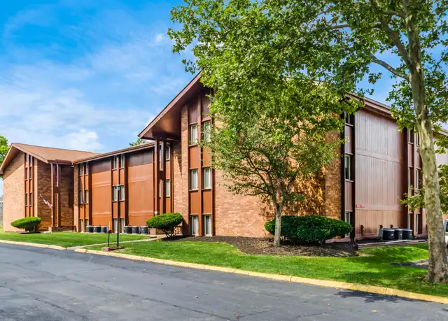 Property at 4445 Mobile Dr, Columbus, OH, 43220, 1 bed, 1 bath, [object Object]
