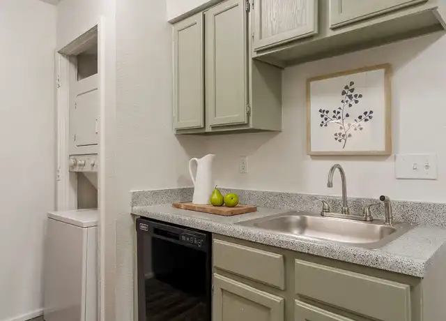 Property at Forest Pointe - 1100 Oak Tree Ave, Norman, OK, 73072, 2 beds, 2 baths, [object Object]