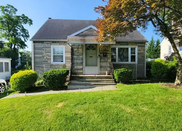 Property at 118 Johnson Ave, Mahwah, NJ, 07430, 3 beds, 1 bath, [object Object]