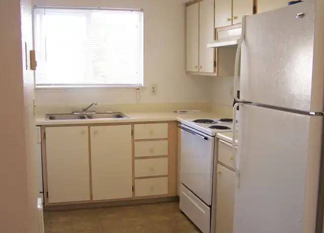 Property at 6422 NE Fourth Plain Blvd, Vancouver, WA, 98661, 2 beds, 1 bath, [object Object]
