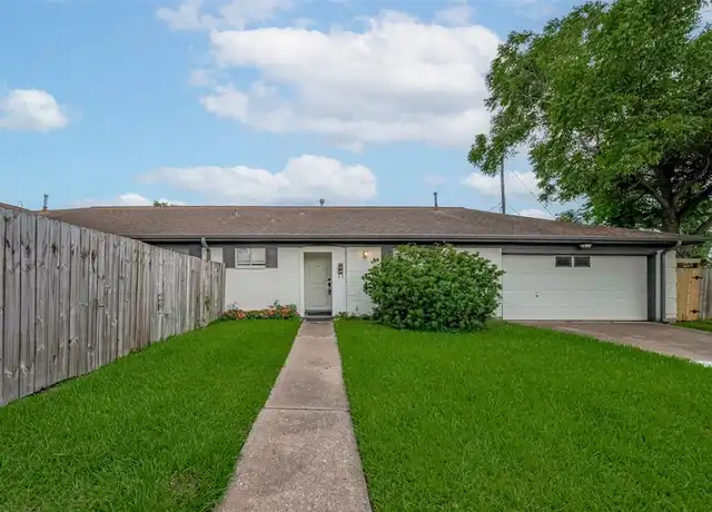 Property at 605 Sorrento Dr, El Lago, TX, 77586, 3 beds, 2 baths, [object Object]