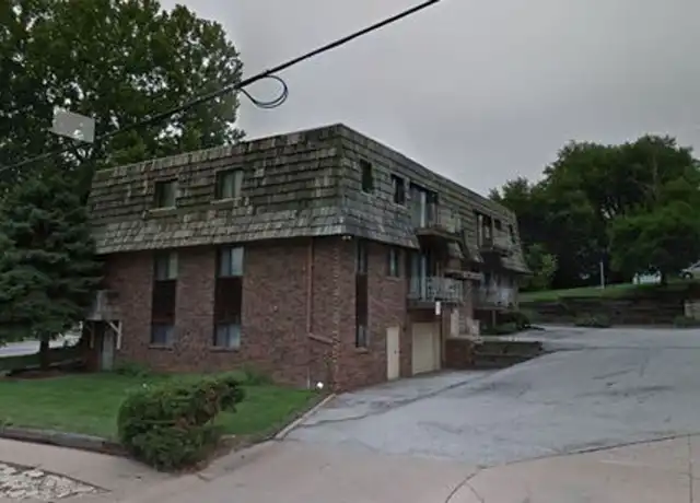 Property at 2137 S 42nd St Unit 6, Omaha, NE, 68105, 1 bed, 1 bath, [object Object]