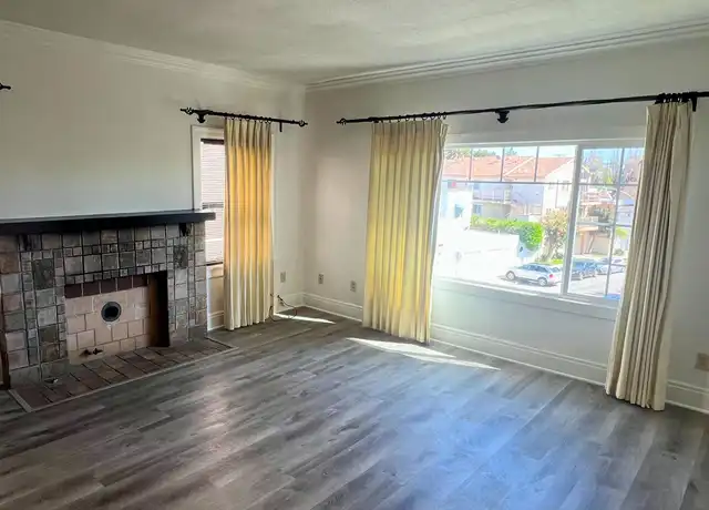 Property at 3717 2nd St Unit 4, Long Beach, CA, 90803, 2 beds, 1 bath, [object Object]