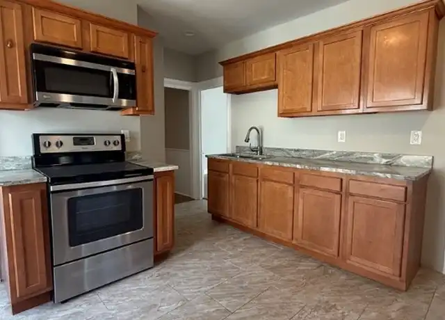Property at 30 Goddard St Unit 3, Providence, RI, 02908, 3 beds, 1 bath, [object Object]