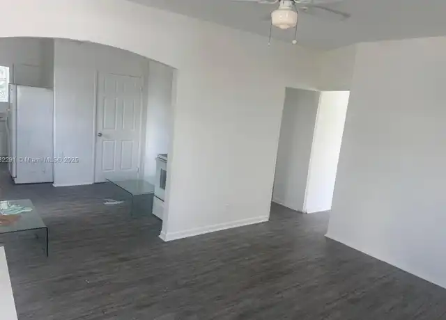 Property at 1111 N 22nd Ave Unit 4, Hollywood, FL, 33020, 2 beds, 1 bath, [object Object]