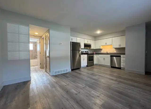 Property at 709 S 35th St, Omaha, NE, 68105, 1 bed, 1 bath, [object Object]