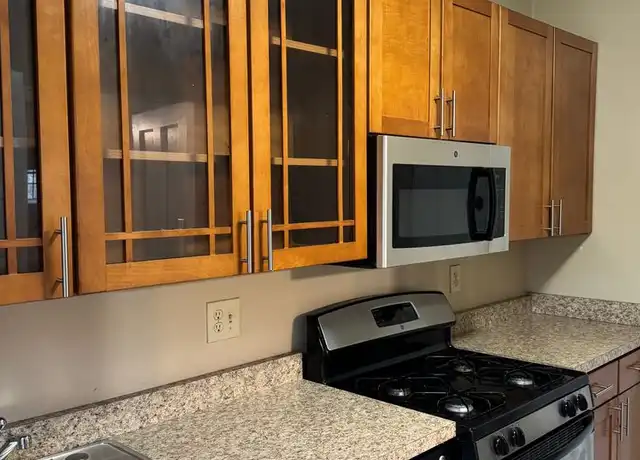 Property at 2552 Madison Rd Unit 34, Cincinnati, OH, 45208, 1 bed, 1 bath, [object Object]
