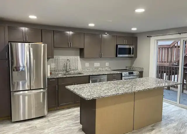 Property at 87 Pine St, Nashua, NH, 03060, 2 beds, 1 bath, [object Object]