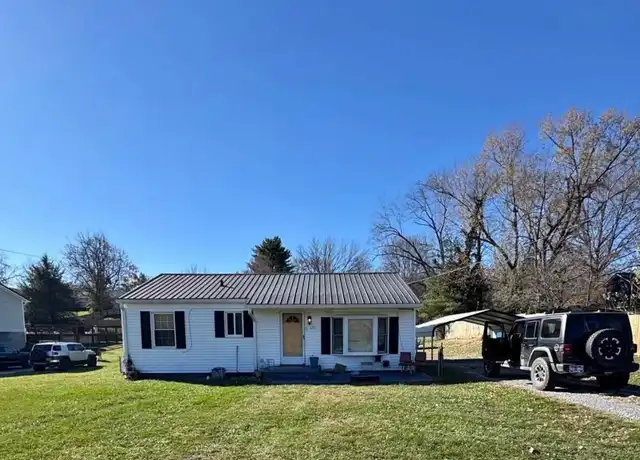 Property at 1221 Lowell St, Johnson City, TN, 37601, 3 beds, 1 bath, [object Object]