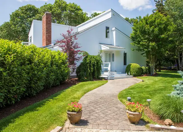 Property at 5 Cedarfield Ln, Westhampton, NY, 11977, 4 beds, 5 baths, [object Object]