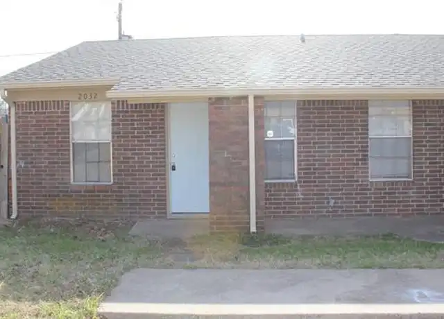 Property at 2032 Oakwood Ct, Arlington, TX, 76012, 2 beds, 1 bath, [object Object]
