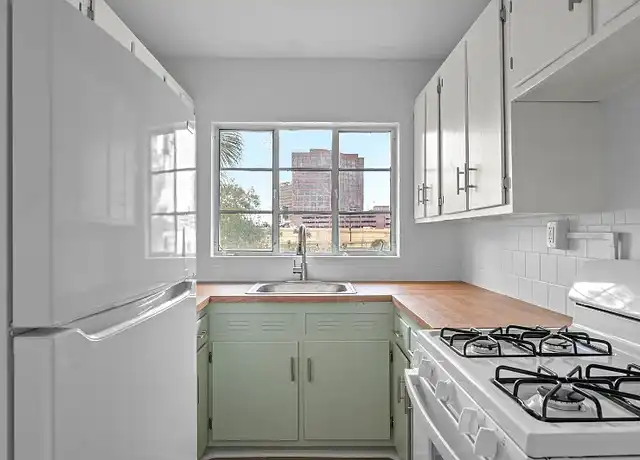 Property at Concord Lake Apartments - 306 Lakeview St, Orlando, FL, 32804, 1 bed, 1 bath, [object Object]