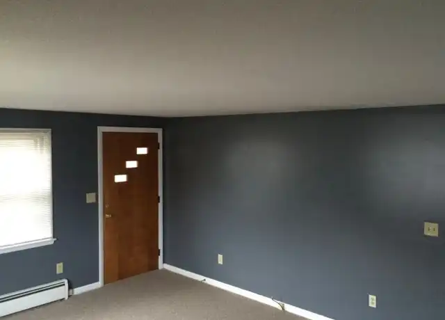 Property at 153 Wetherell St, Manchester, CT, 06040, 2 beds, 1 bath, [object Object]