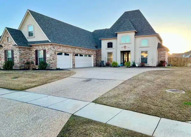 Property at 701 Dumaine Dr, Bossier City, LA, 71111, 4 beds, 3.5 baths, [object Object]