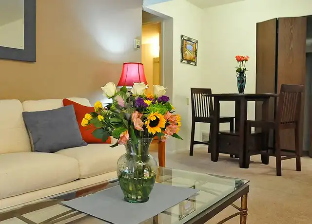 Property at Rivers Edge Apartments - 125 Edge, Waterford Twp, MI, 48327, 1 bed, 1 bath, [object Object]